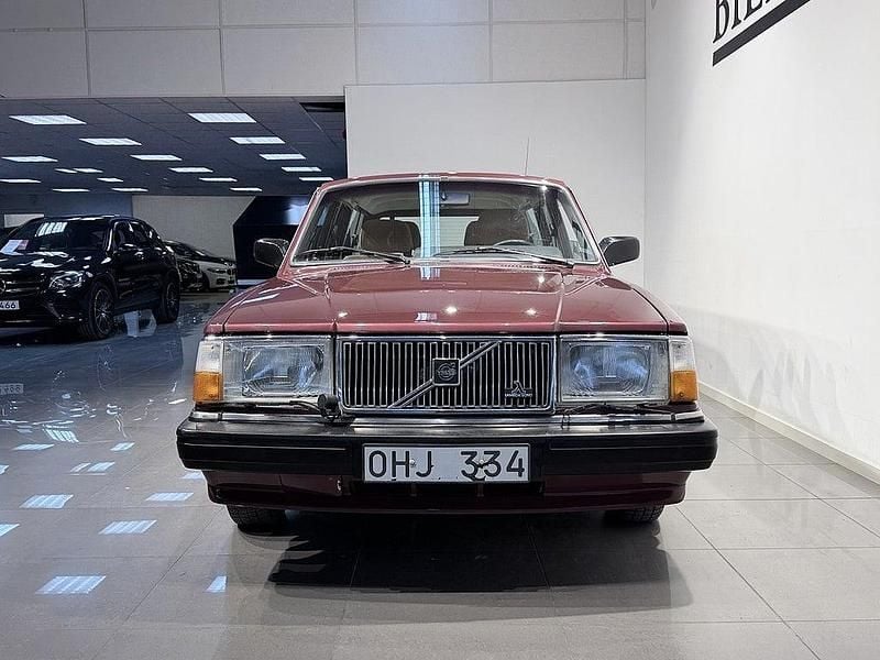 Begagnad Volvo 245 116 HK (85 kW) 1989 Mörkröd Kombi