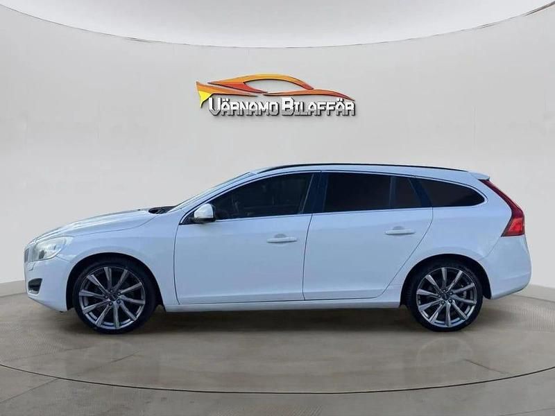 Begagnad Volvo V60 Momentum 163 HK (119 kW) 2013 Vit Kombi
