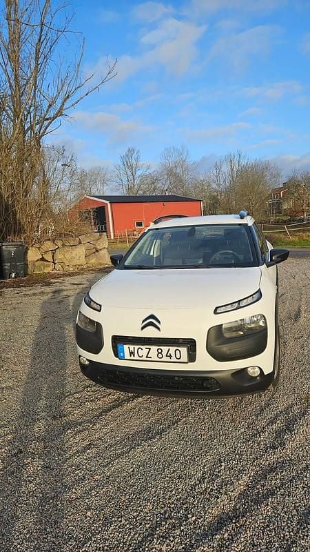 Begagnad 2015 Citroën C4 Cactus PureTech Halvkombi | 55 000 kr (Bra pris) - Bild 1/4