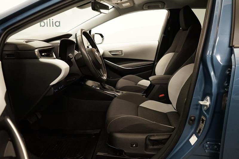 Begagnad Toyota Corolla 124 HK (91 kW) 2019 Blå Kombi