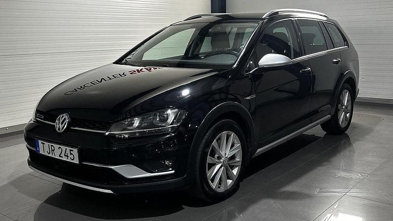 Svart Begagnad 2016 VW Golf Alltrack Kombi | 119 000 kr (Bra pris) - Bild 1/4