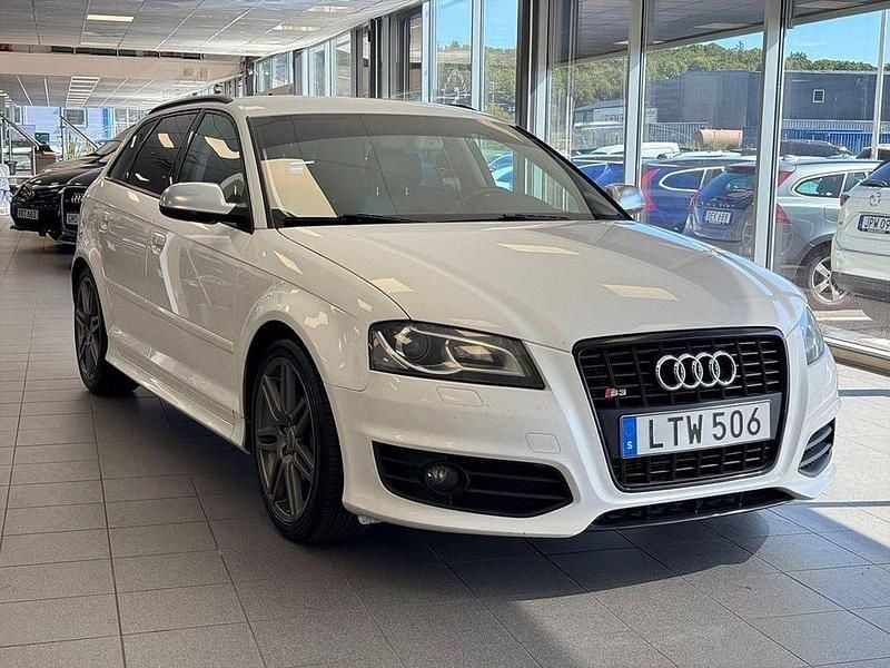 Vit Begagnad 2012 Audi S3 Halvkombi | 149 900 kr (Marknadspris) - Bild 1/3