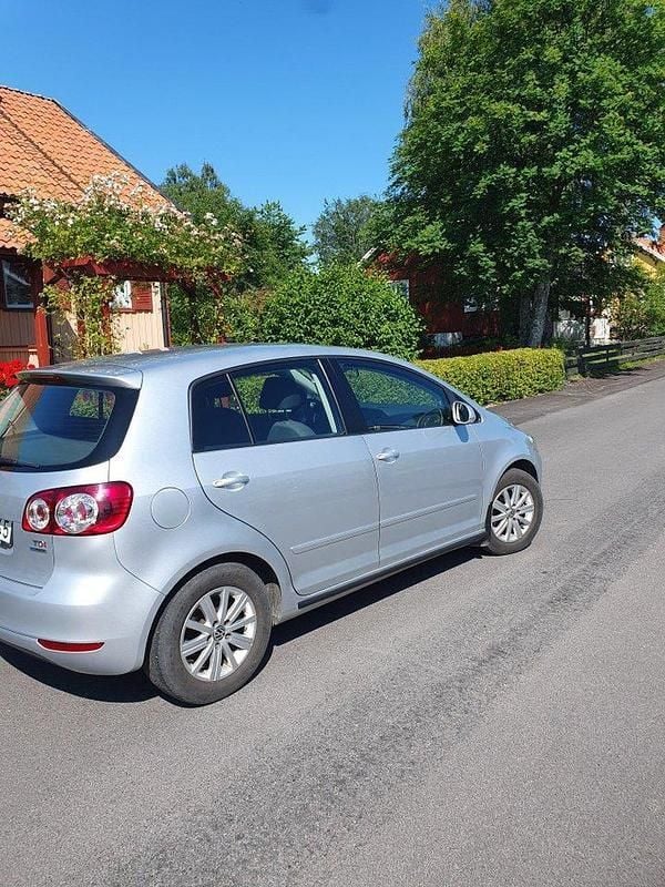 Silver Begagnad 2013 VW Golf VII Halvkombi | 94 000 kr (Superpris) - Bild 1/3