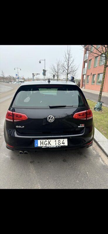 Svart Begagnad 2016 VW Golf VII GT Halvkombi | 159 000 kr (Lite dyr) - Bild 1/2
