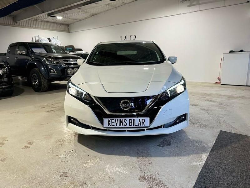 Vit Begagnad 2019 Nissan Leaf Tekna Halvkombi | 159 900 kr (Bra pris) - Bild 1/4