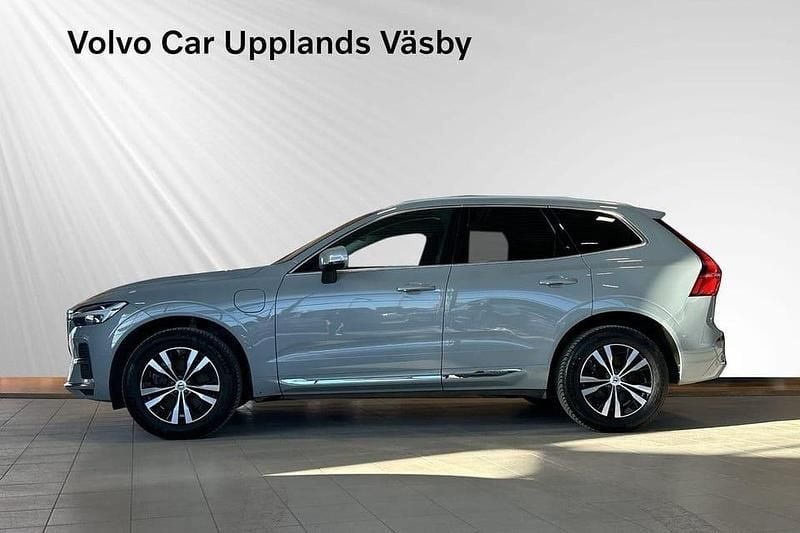 Begagnad Volvo XC60 Core 355 HK (261 kW) 2023 Grå SUV