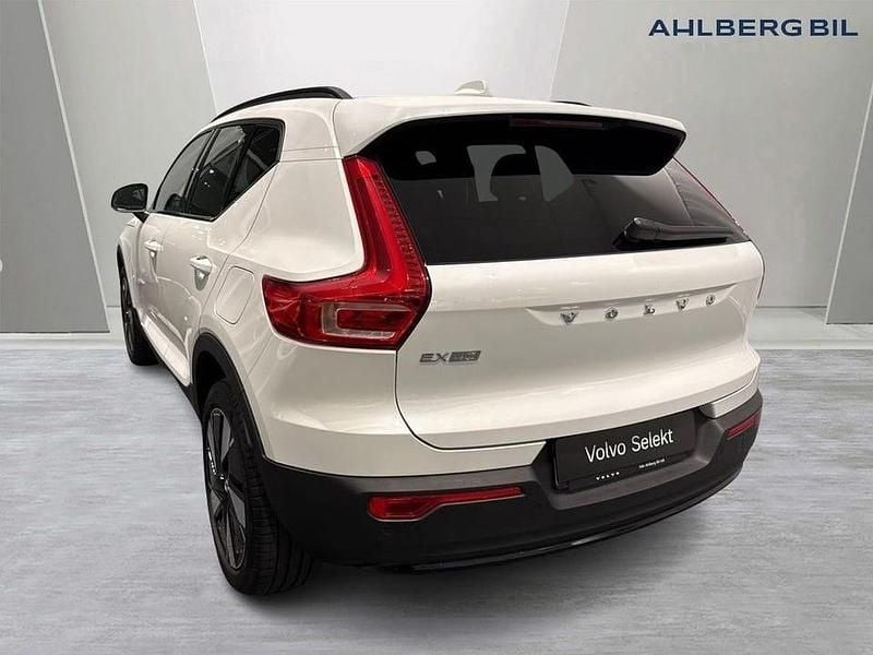 Begagnad Volvo EX40 Plus 188 kW (256 HK) 2024 Vit SUV