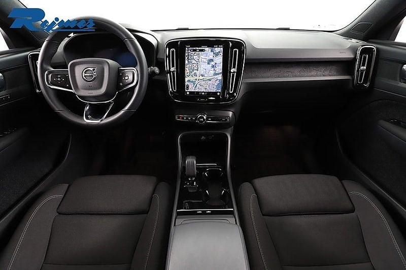Begagnad Volvo XC40 Plus 175 kW (238 HK) 2022 Svart SUV