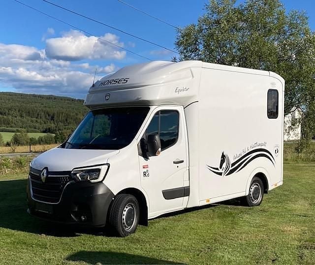 Vit Begagnad 2021 Renault Master Van | 562 500 kr - Bild 1/4