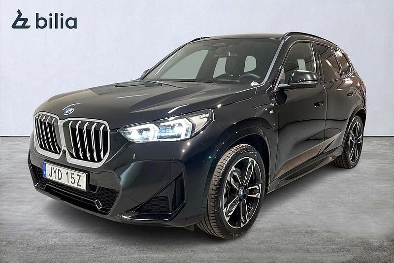 Svart Begagnad 2024 BMW X1 M Sport SUV | 558 600 kr (Dyr) - Bild 1/4