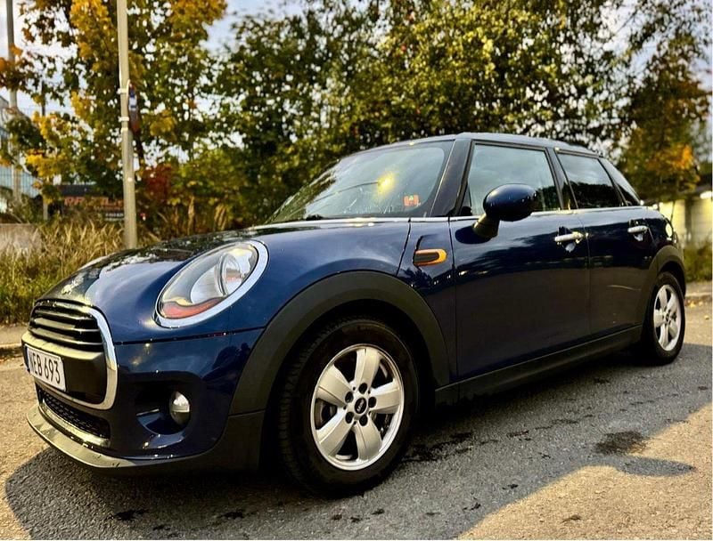 Blå Begagnad 2016 Mini ONE Pepper Halvkombi | 120 000 kr (Marknadspris) - Bild 1/4