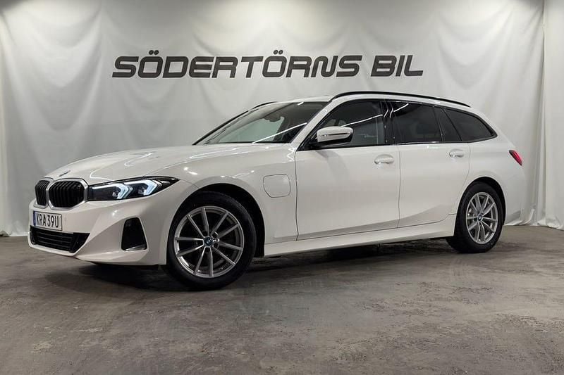 Begagnad BMW 330 292 HK (214 kW) 2024 Vit Kombi
