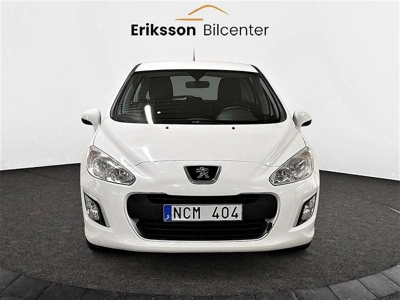 Begagnad Peugeot 308 92 HK (67 kW) 2012 Vit Halvkombi