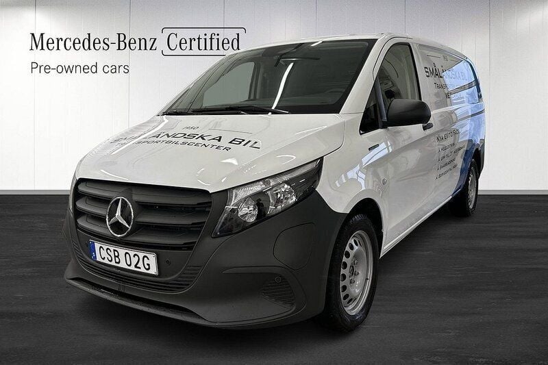 Vit Begagnad 2025 Mercedes e-Vito Minibuss | 599 000 kr (Superpris) - Bild 1/4
