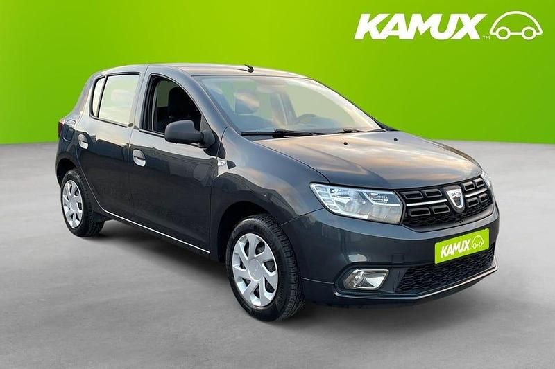 Grå Begagnad 2018 Dacia Sandero Ambiance Halvkombi | 79 700 kr (Marknadspris) - Bild 1/3