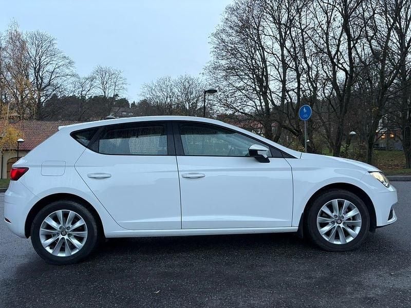 Begagnad Seat Leon ST 130 HK (95 kW) 2020 Vit Kombi