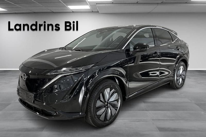 Svart (pearl black) Ny 2025 Nissan Ariya Advance SUV | 563 200 kr (Dyr) - Bild 1/4