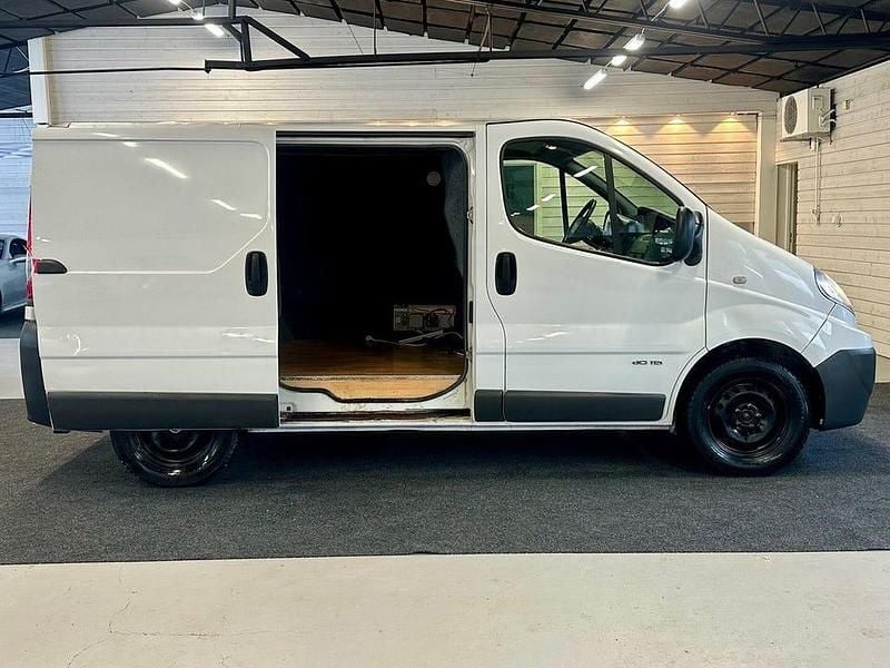 Begagnad Renault Trafic 114 HK (83 kW) 2014 Vit Minibuss