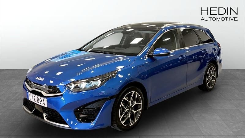 Blå (blue) Begagnad 2022 Kia Ceed Sportswagon 2 Kombi | 279 500 kr (Lite dyr) - Bild 1/4