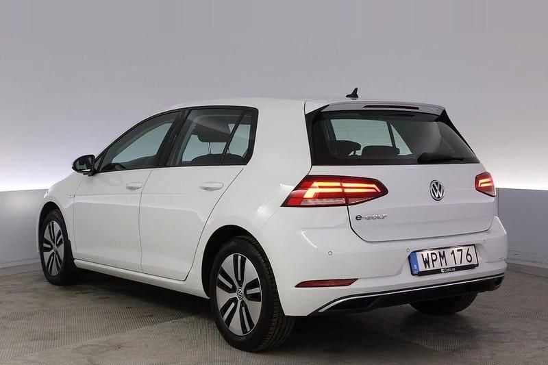 Begagnad VW e-Golf 100 kW (136 HK) 2018 Vit Halvkombi