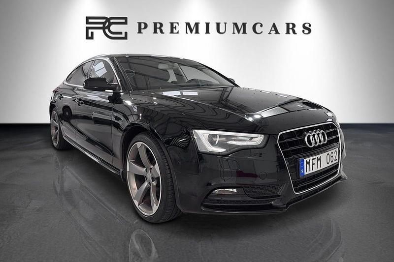 Svart Begagnad 2012 Audi A5 Sportback Comfort Halvkombi | 144 900 kr (Marknadspris) - Bild 1/4