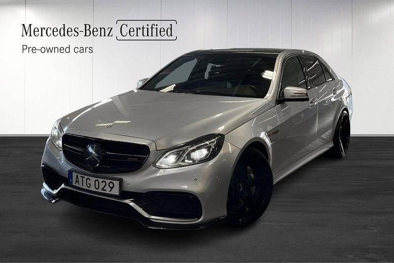 Silver Begagnad 2014 Mercedes E63 AMG AMG Sedan | 379 900 kr - Bild 1/4