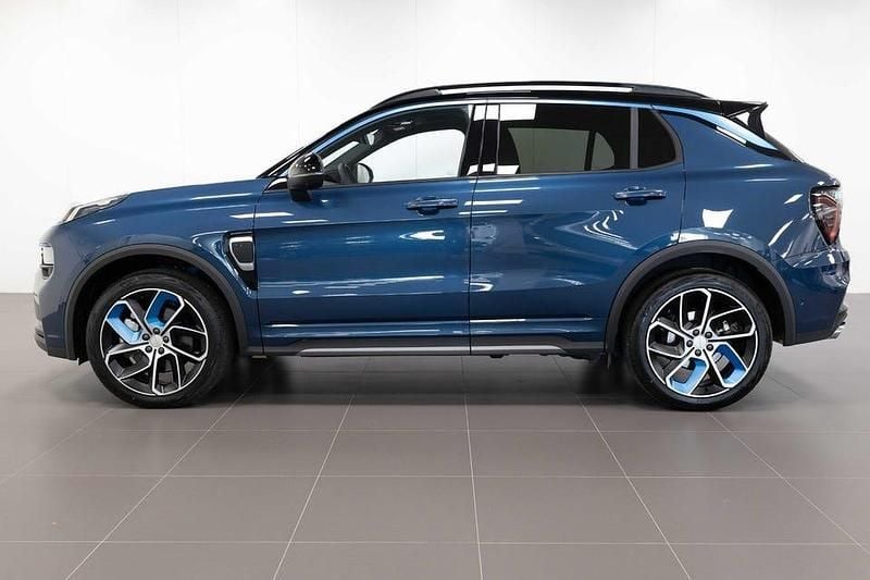 Begagnad Lynk & Co 01 262 HK (192 kW) 2023 Blå SUV