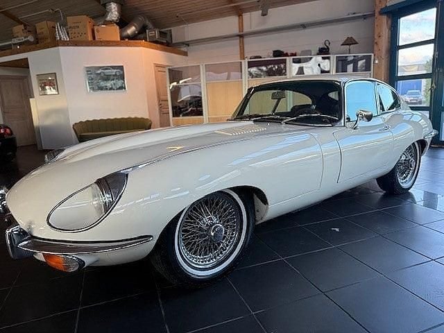 Vit Begagnad 1971 Jaguar E-Type Sportkupé | 549 000 kr - Bild 1/4