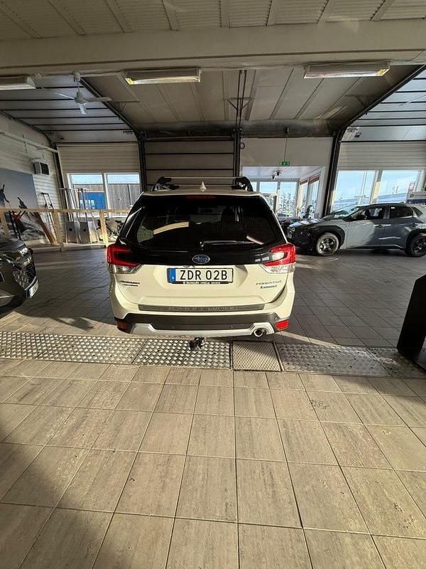 Begagnad Subaru Forester Active 150 HK (110 kW) 2019 Vit SUV
