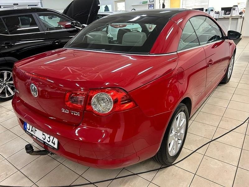 Begagnad VW Eos 140 HK (102 kW) 2010 Röd Cab