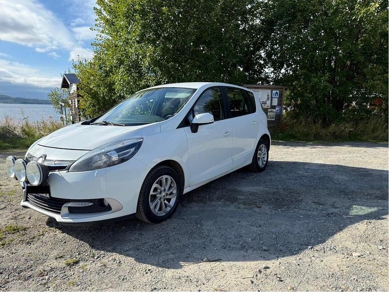 Vit Begagnad 2013 Renault Scénic III Minibuss | 35 000 kr (Dyr) - Bild 1/4