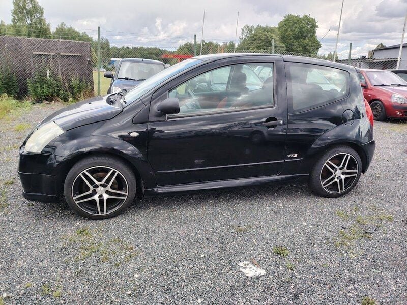 Svart Begagnad 2005 Citroën C2 Halvkombi | 14 500 kr (Marknadspris) - Bild 1/4