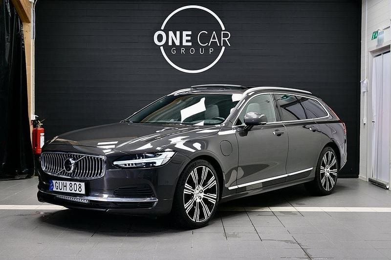 Grå Begagnad 2020 Volvo V90 SE Kombi | 389 800 kr - Bild 1/4