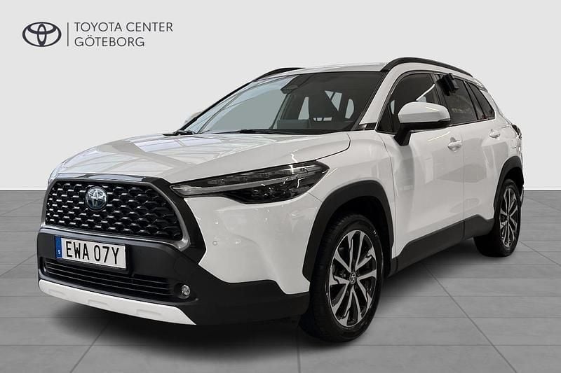 Begagnad Toyota Corolla Cross Style 200 HK (147 kW) 2022 Vit SUV