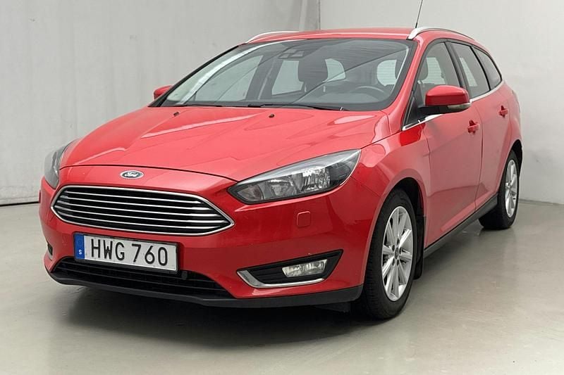 Röd Begagnad 2015 Ford Focus Titanium | 75 500 kr - Bild 1/4