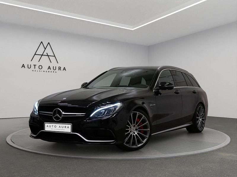Svart (svart metallic) Begagnad 2017 Mercedes C63S AMG AMG Kombi | 519 900 kr (Bra pris) - Bild 1/4