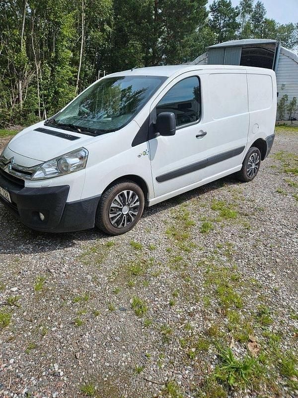 Vit Begagnad 2015 Citroën Jumpy Minibuss | 23 900 kr (Superpris) - Bild 1/4