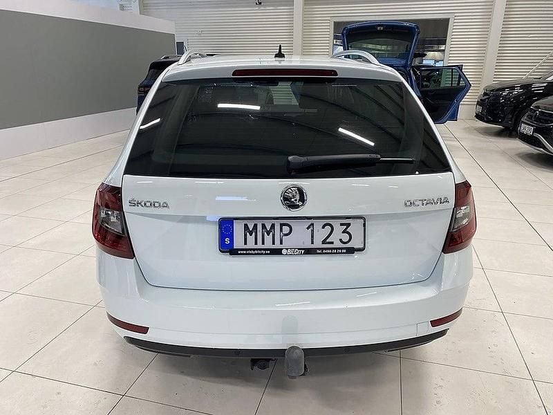 Begagnad Skoda Octavia Style 151 HK (111 kW) 2017 Vit Kombi