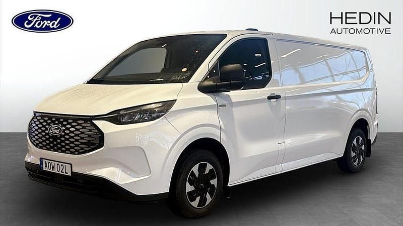 Vit Begagnad 2024 Ford E-Transit Trend Van | 499 875 kr (Superpris) - Bild 1/4
