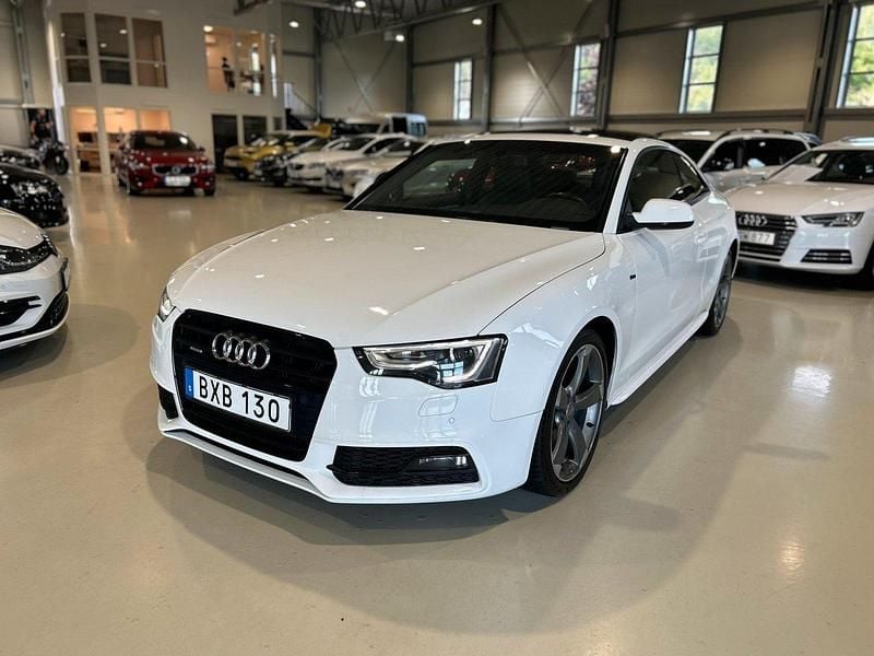 Vit Begagnad 2013 Audi A5 S-Line Sportkupé | 154 900 kr (Lite dyr) - Bild 1/4