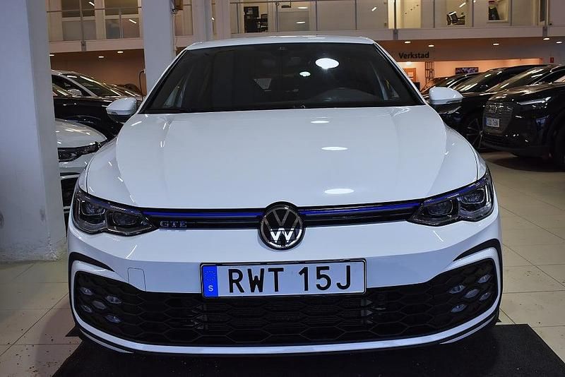 Begagnad VW Golf VIII GTE 245 HK (180 kW) 2020 Ljusgrön Halvkombi