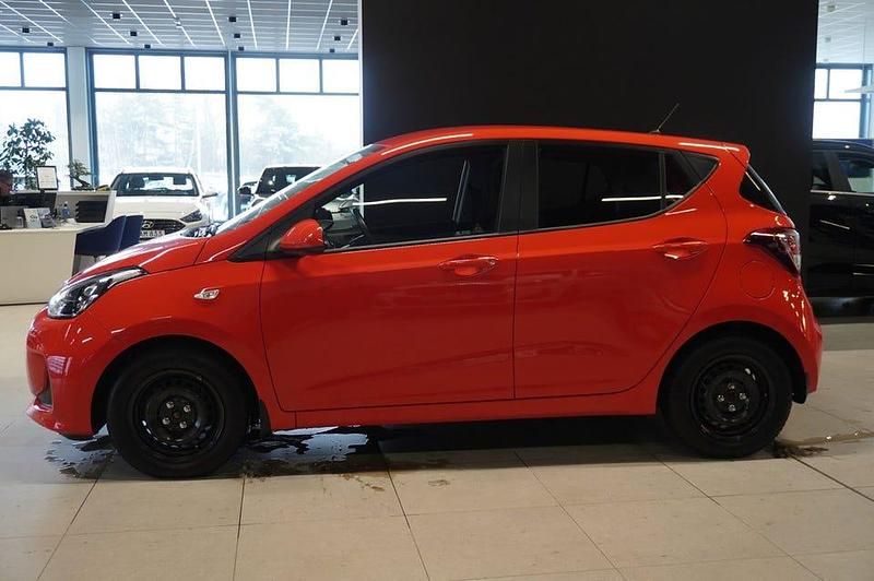 Begagnad Hyundai i10 67 HK (49 kW) 2018 Röd Halvkombi