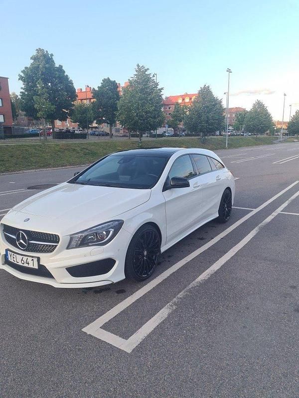 Vit Begagnad 2016 Mercedes CLA200 Shooting Brake AMG Kombi | 200 000 kr (Marknadspris) - Bild 1/4