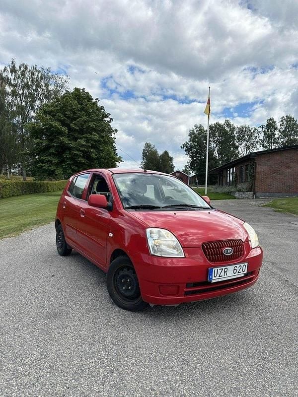 Röd Begagnad 2004 Kia Picanto 4 Halvkombi | 18 500 kr (Marknadspris) - Bild 1/3