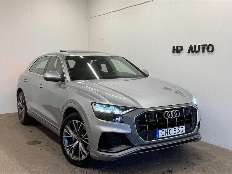 Silver Begagnad 2019 Audi Q8 S-Line SUV | 539 500 kr (Bra pris) - Bild 1/4