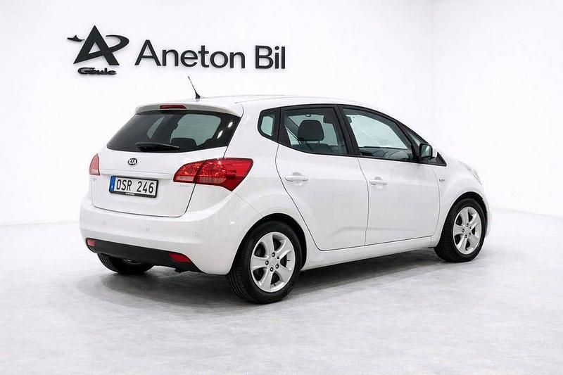 Begagnad Kia Venga 90 HK (66 kW) 2010 Vit Halvkombi