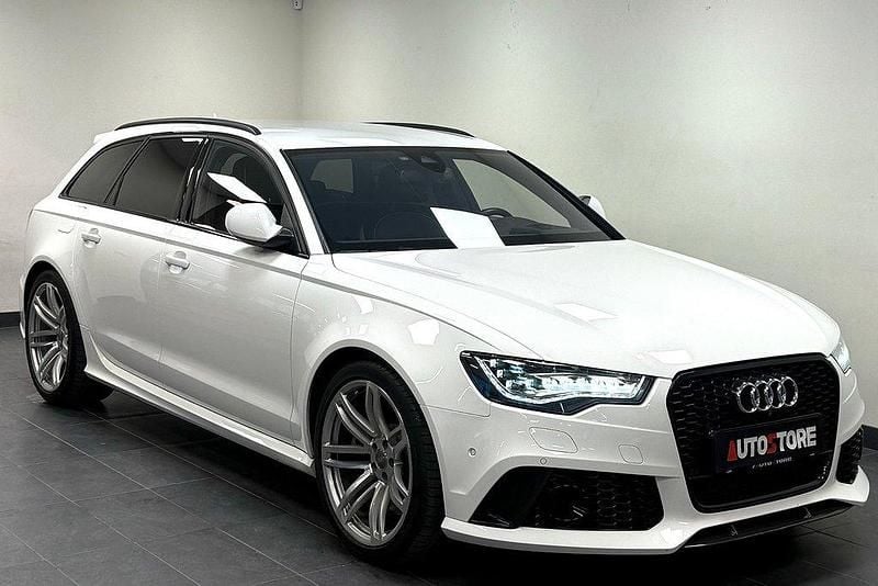 Vit Begagnad 2014 Audi RS6 Exclusive Kombi | 529 900 kr (Superpris) - Bild 1/4