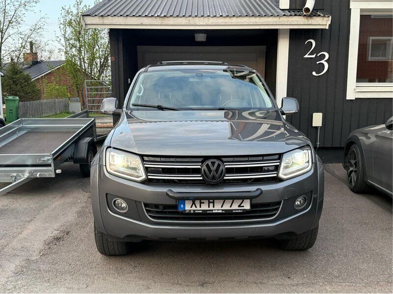 Grå Begagnad 2016 VW Amarok Pickup | 158 000 kr (Superpris) - Bild 1/4