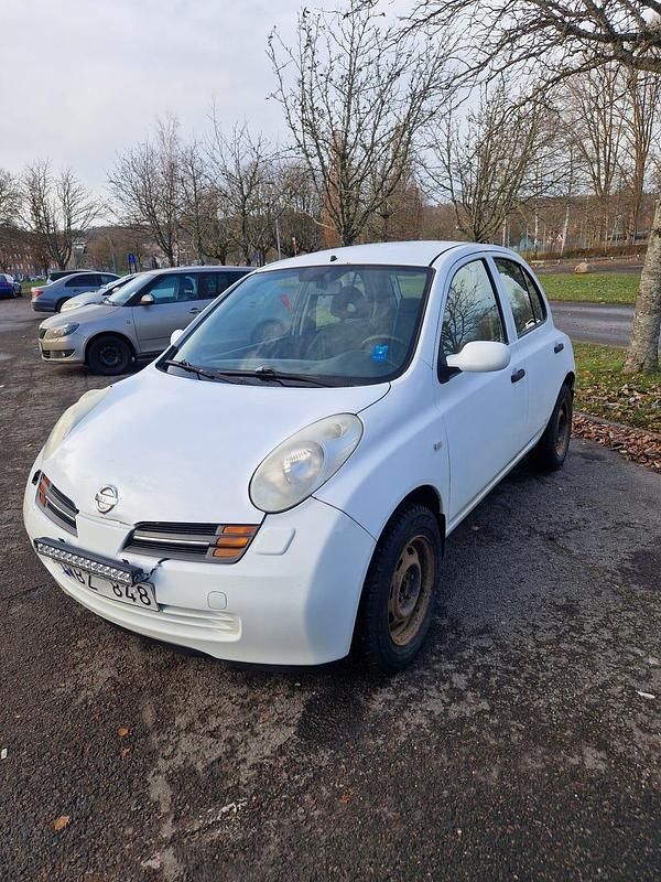 Begagnad 2004 Nissan Micra Halvkombi | 10 000 kr (Marknadspris) - Bild 1/4