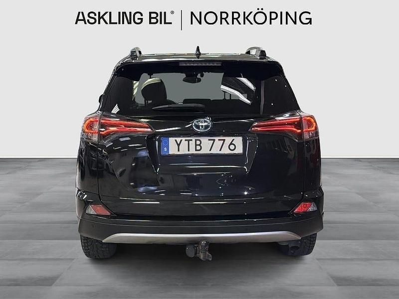 Begagnad Toyota RAV4 Hybrid Active 197 HK (144 kW) 2017 Svart SUV